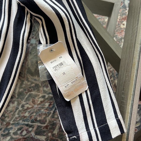 Ella moss xs jumper. NWT - Picture 3 of 4